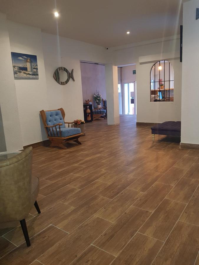 Hostal Mozaik Lloret โยเรตเดมาร์ ภายนอก รูปภาพ