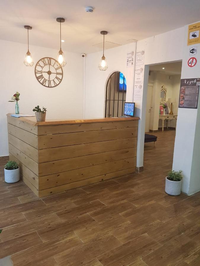 Hostal Mozaik Lloret โยเรตเดมาร์ ภายนอก รูปภาพ