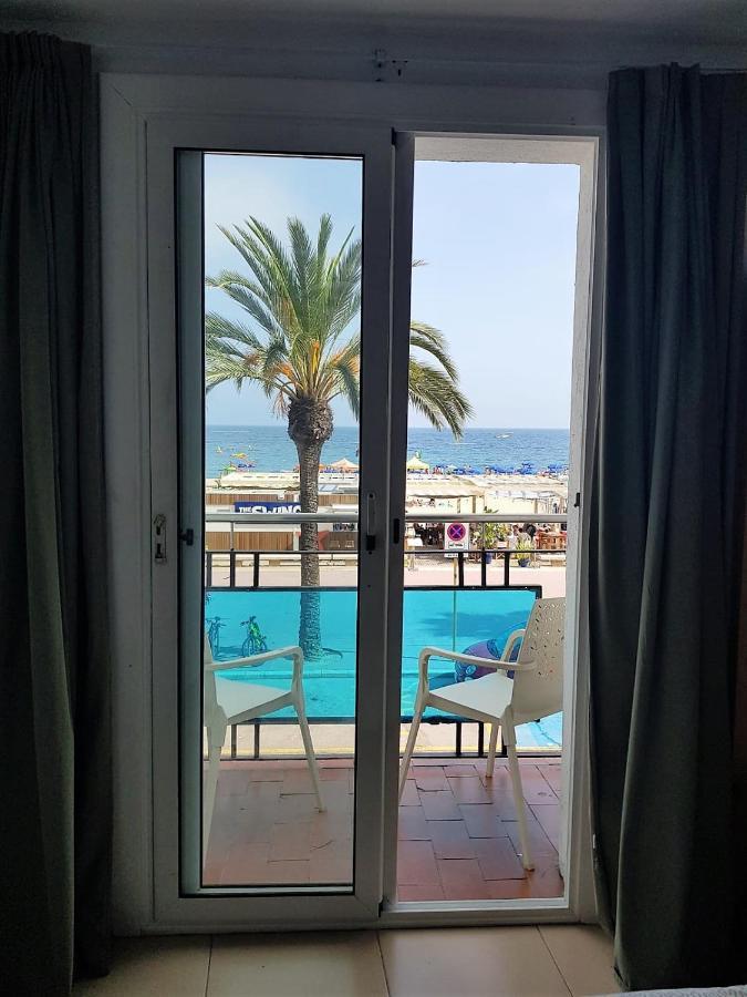 Hostal Mozaik Lloret โยเรตเดมาร์ ภายนอก รูปภาพ